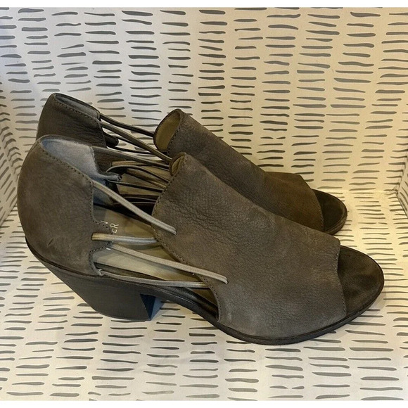 Eileen Fisher Womens 9.5 Sandals Block Heel Olive Khaki Leather Strappy Open Toe - Picture 5 of 7